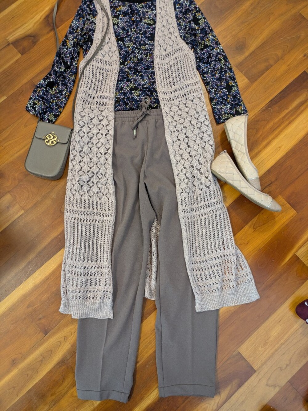 Women's Drawstring Pants - Picture 9 of 10